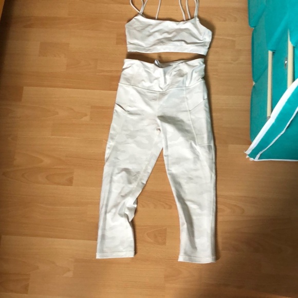 GAPFit Workout Bra and Leggings-Small - Picture 1 of 9